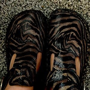 ALEGRIA Tiger print shoes clogs size 10 (40)